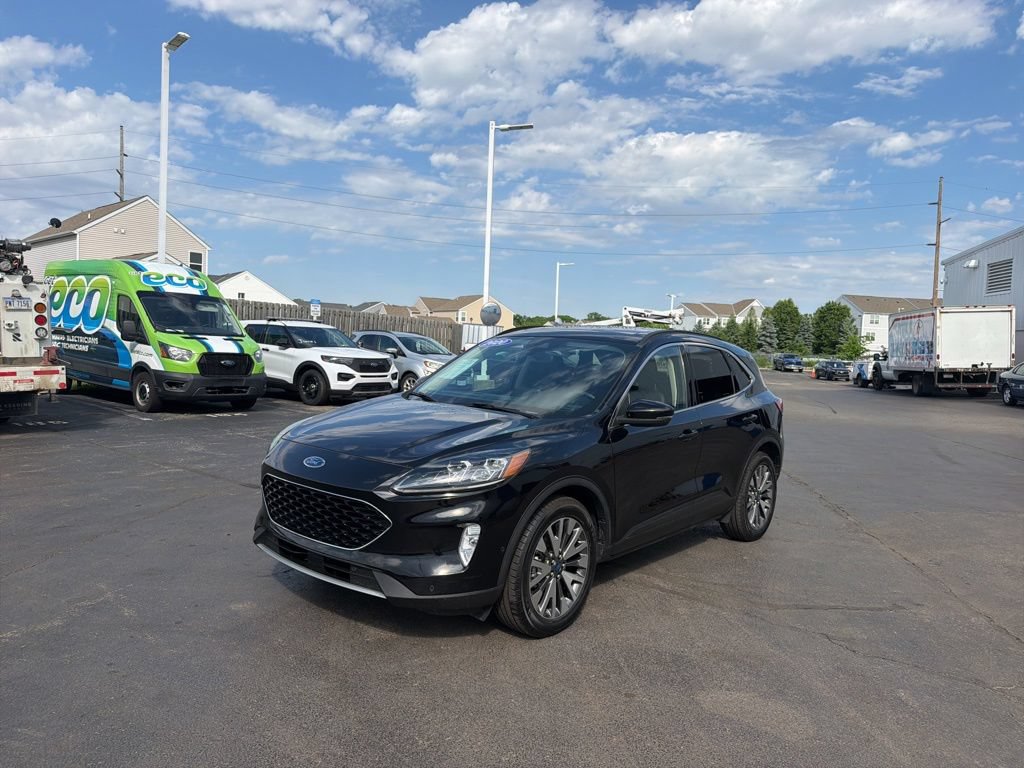 Certified 2020 Ford Escape Titanium w/ Titanium Premium Package 2.0 AWD/4WD image 4