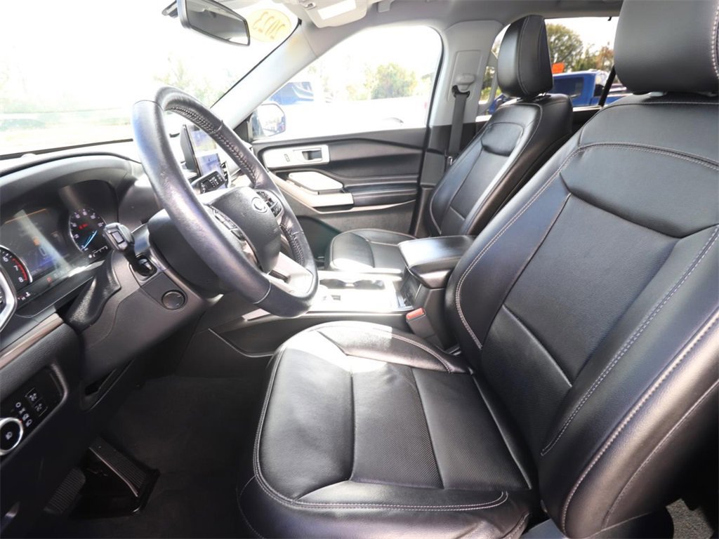 Certified 2023 Ford Explorer Limited w/ Limited Technology Package image 8