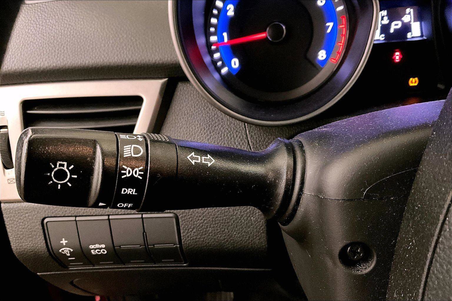 Used 2017 Hyundai Elantra GT image 30