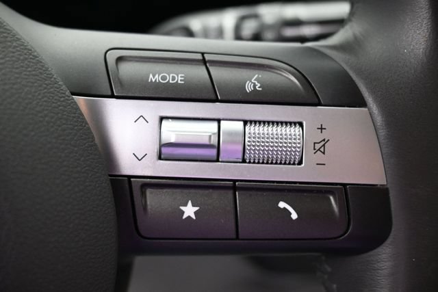 Used 2025 Hyundai Kona SEL FWD image 16