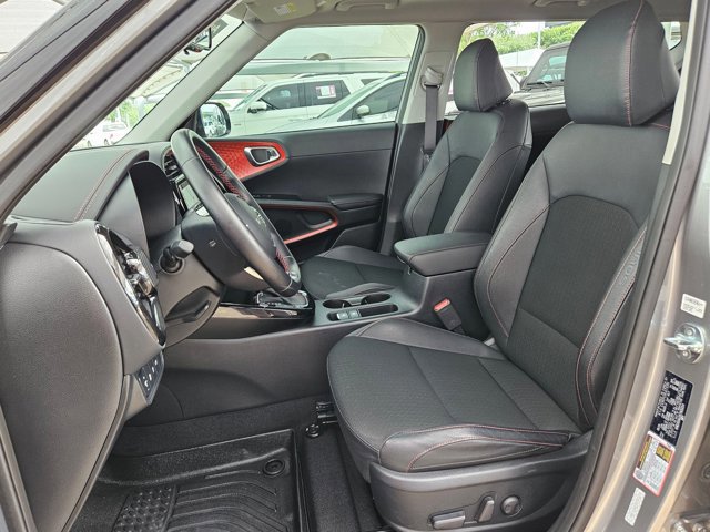 Used 2025 Kia Soul GT-Line w/ GT-Line Technology Package image 18