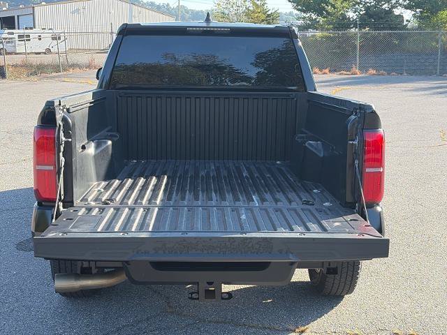 Used 2024 Toyota Tacoma SR5 AWD/4WD image 4