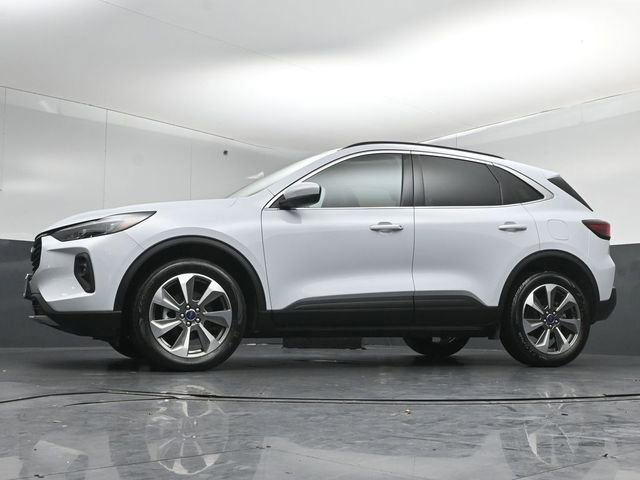 Certified 2025 Ford Escape Platinum AWD/4WD image 5
