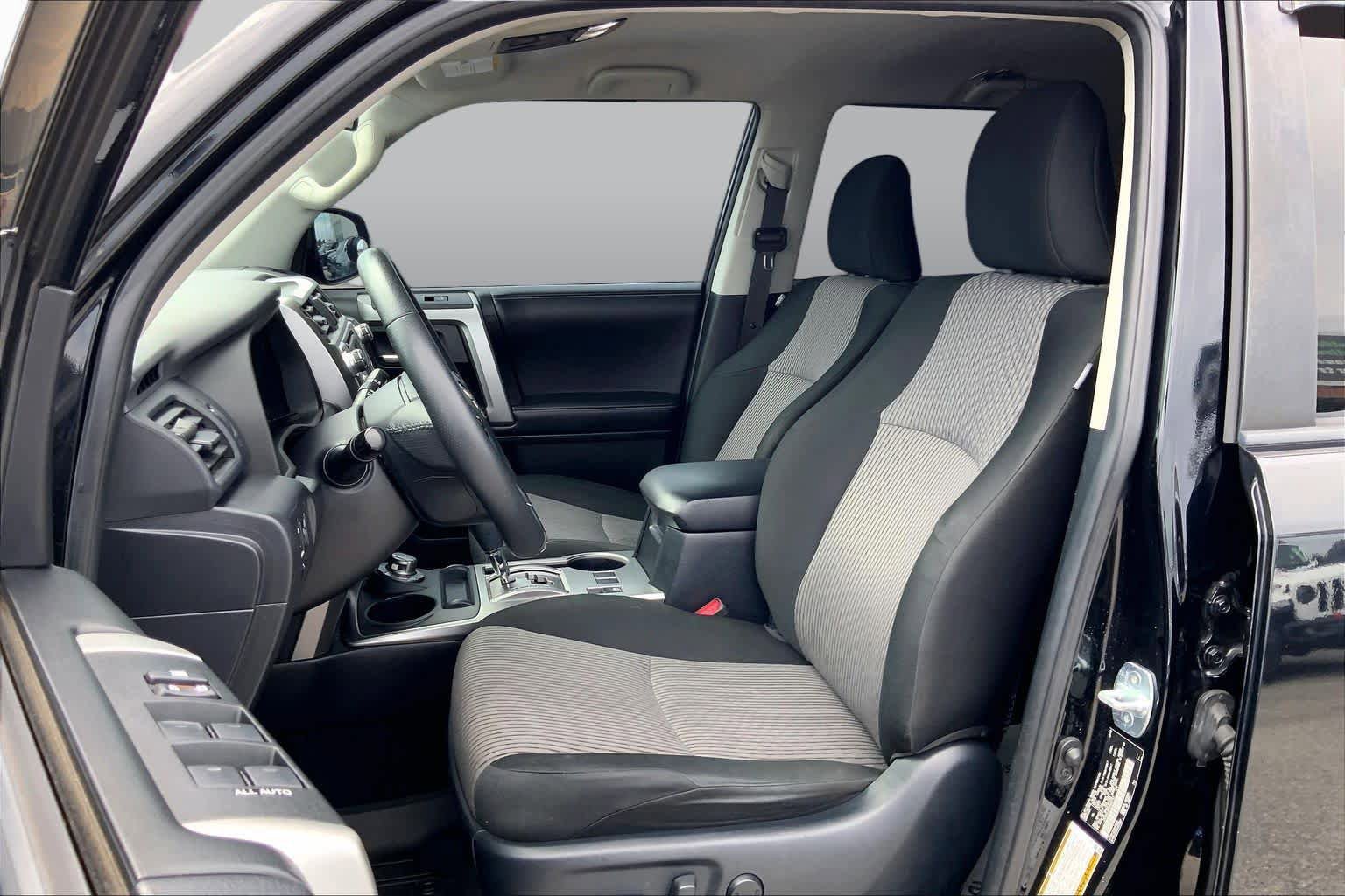 Used 2019 Toyota 4Runner SR5 AWD/4WD image 8