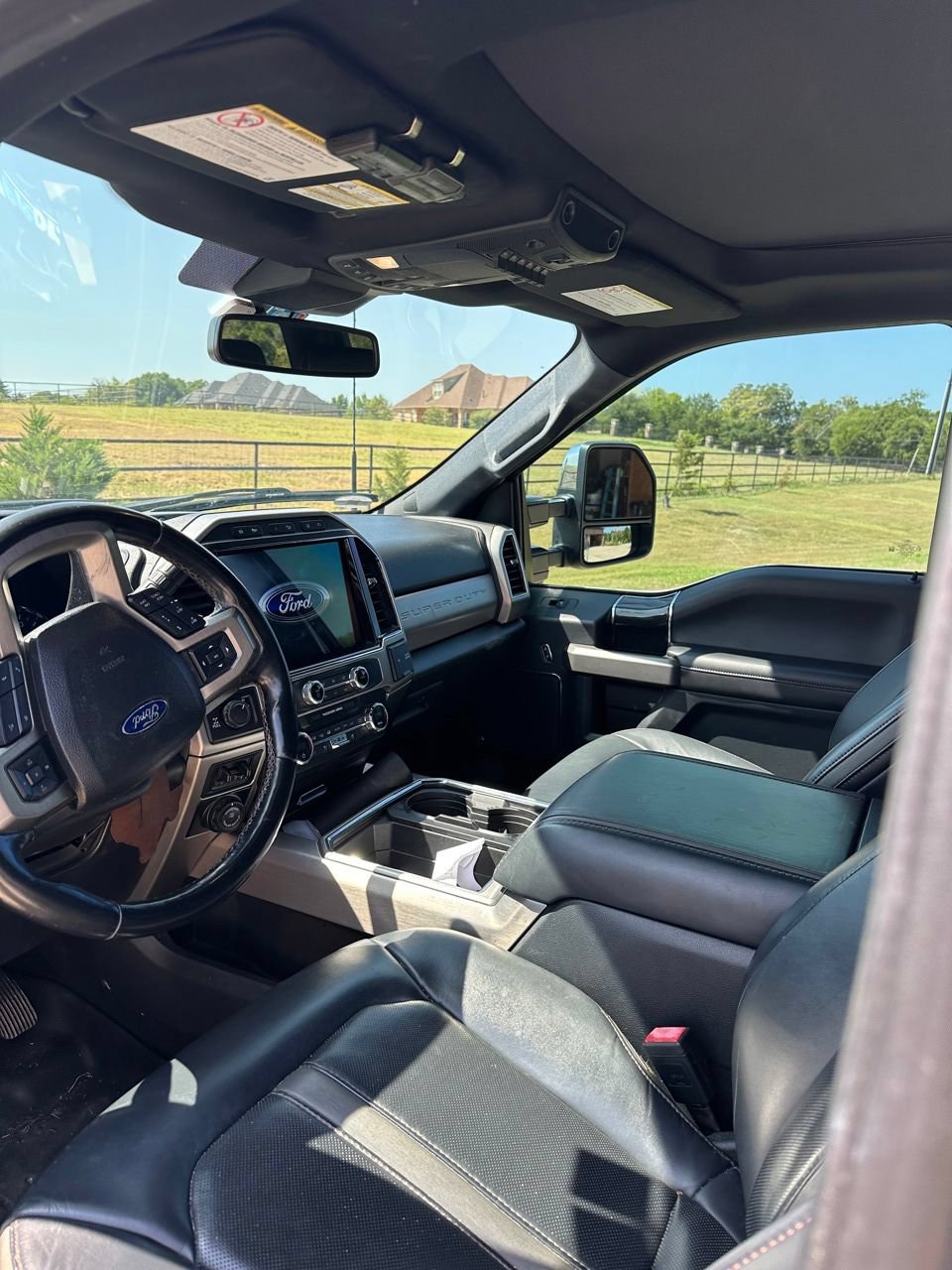 Certified 2022 Ford F250 Platinum w/ FX4 Off-Road Package AWD/4WD image 3