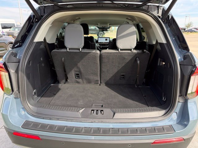 Certified 2025 Ford Explorer Active w/ Active Comfort Package RWD image 9