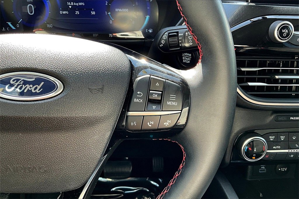 Certified 2022 Ford Escape SEL w/ SEL Stealth AWD Package image 18