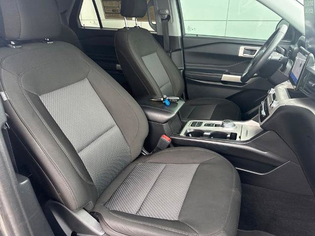 Certified 2024 Ford Explorer XLT RWD image 32