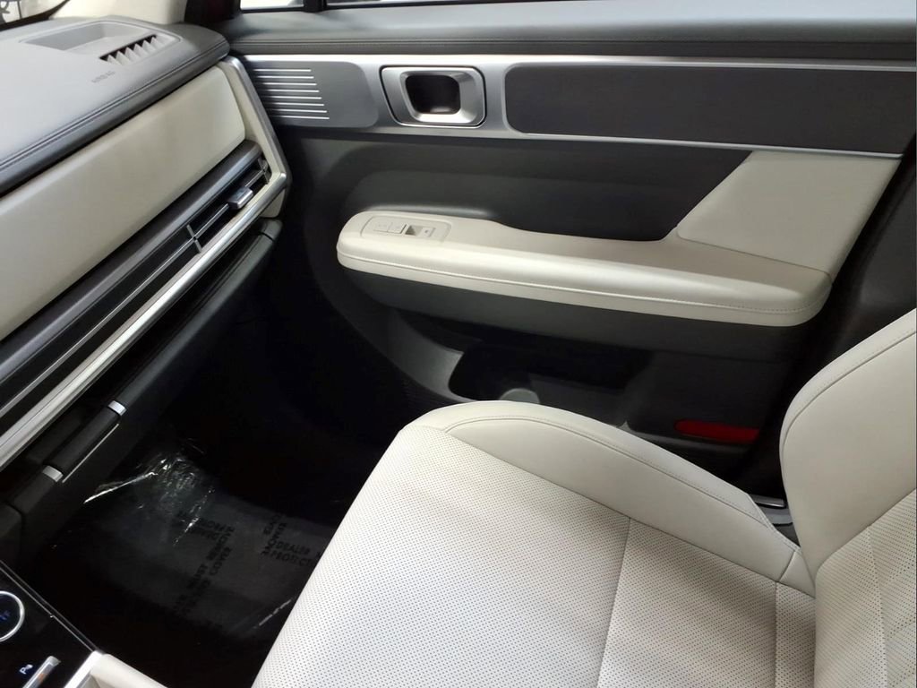 Used 2025 Hyundai Santa Fe SEL AWD/4WD image 20