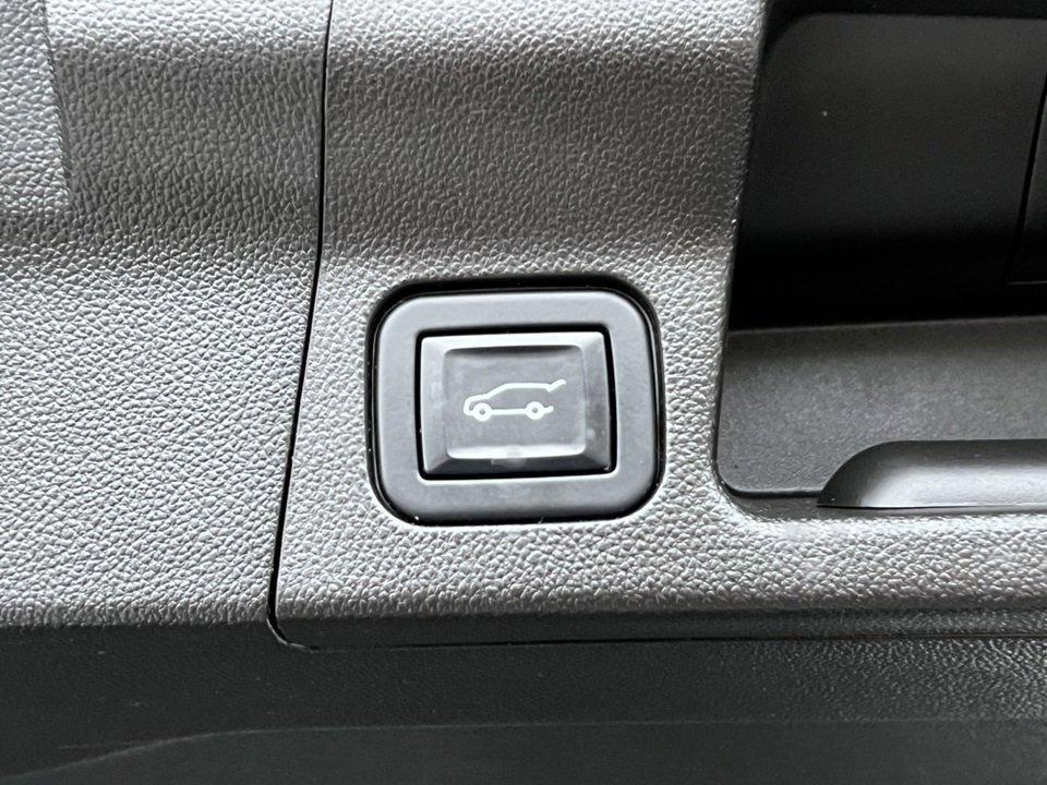 Used 2023 GMC Acadia Denali w/ Trailering Package image 43