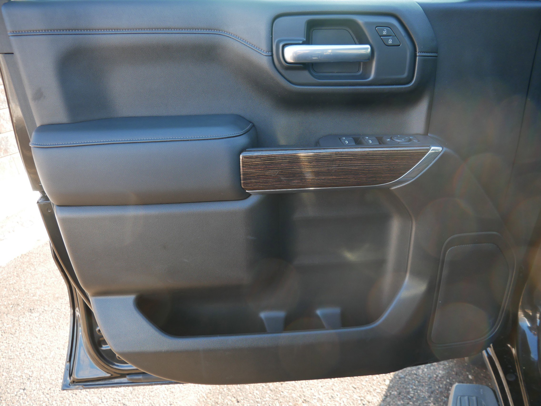 Used 2020 GMC Sierra 1500 Elevation w/ Elevation Value Package image 11