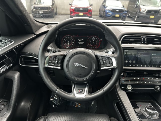 Used 2019 Jaguar F-PACE S AWD/4WD image 14