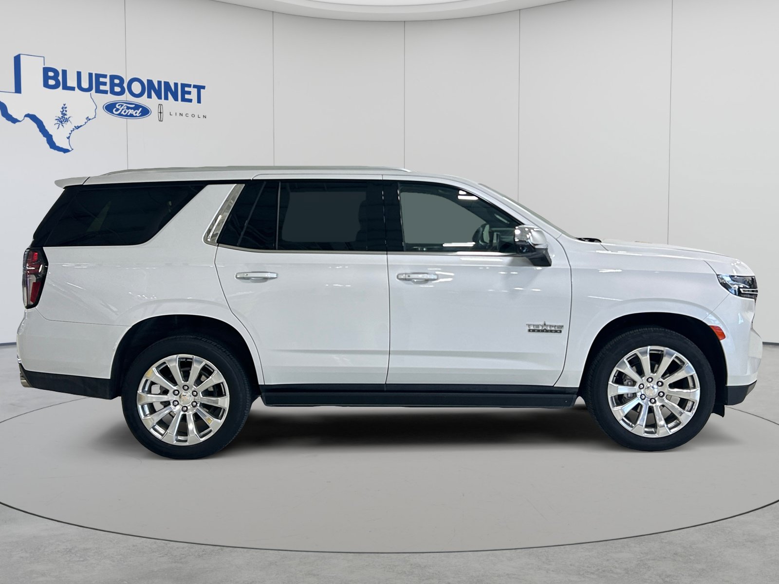 Used 2023 Chevrolet Tahoe Premier w/ Premium Package 2 AWD/4WD image 4