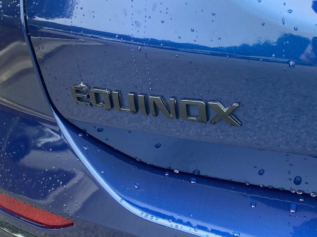 Used 2023 Chevrolet Equinox RS FWD image 5