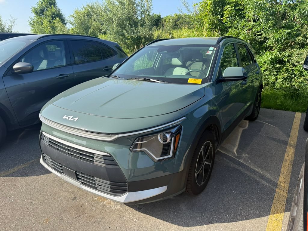 Used 2023 Kia Niro EX FWD image 3