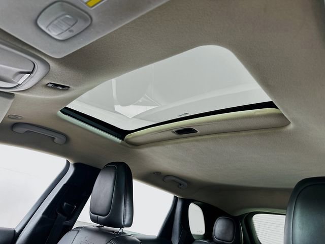 Used 2021 Jeep Cherokee Latitude Lux w/ Comfort/Convenience Group image 10