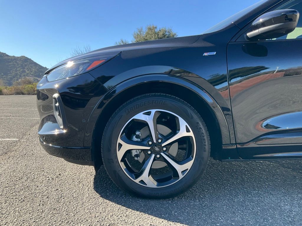 Certified 2024 Ford Escape ST-Line Elite w/ Premium Technology Package image 6