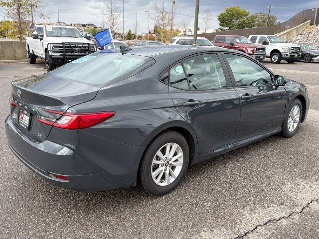Used 2025 Toyota Camry LE FWD image 5