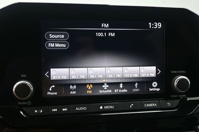 Used 2025 Nissan Pathfinder SV AWD/4WD image 11