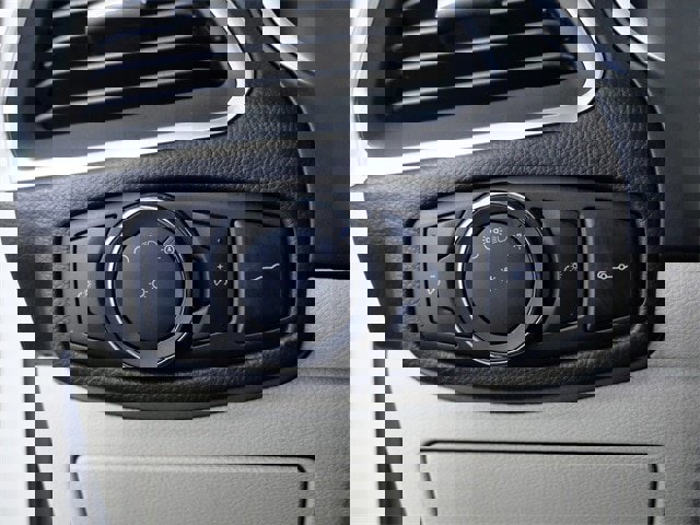 Certified 2018 Ford Edge Titanium w/ Technology Package image 25