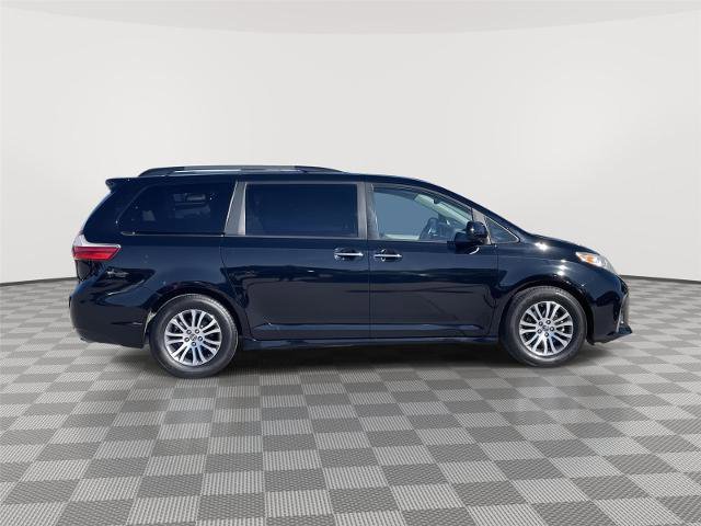 Used 2020 Toyota Sienna XLE image 6
