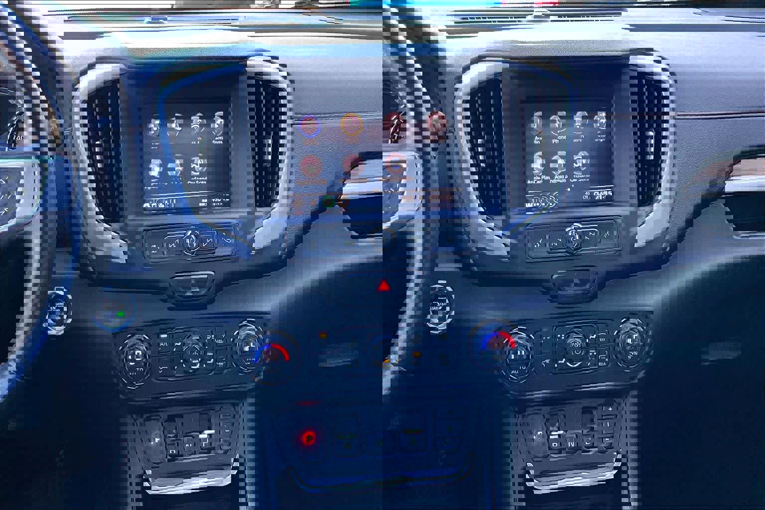 Used 2021 GMC Terrain SLE w/ Driver Convenience Package image 6