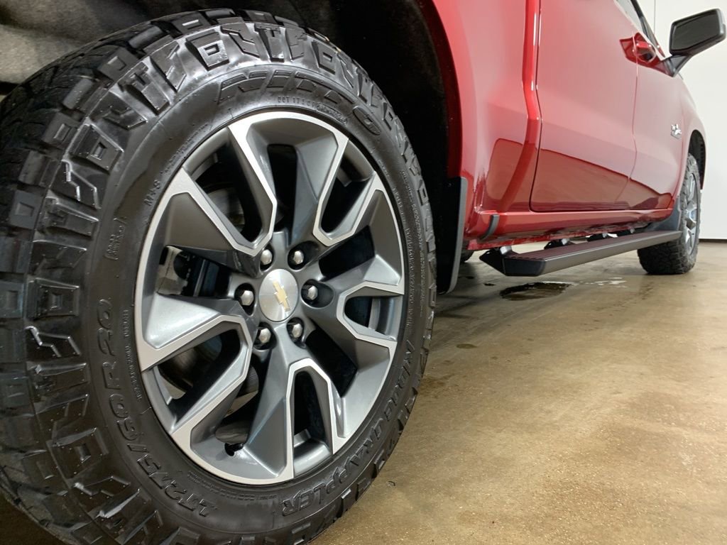 Used 2023 Chevrolet Silverado 1500 LT AWD/4WD image 9