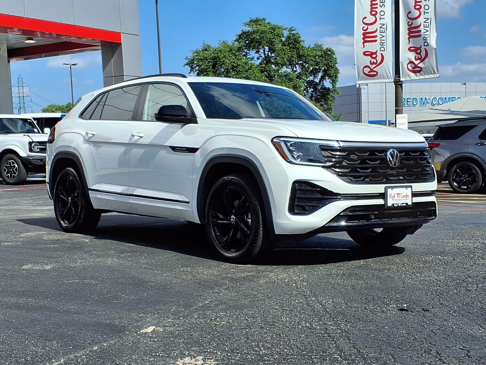 Used 2025 Volkswagen Atlas Cross Sport SEL R-Line AWD/4WD image 4