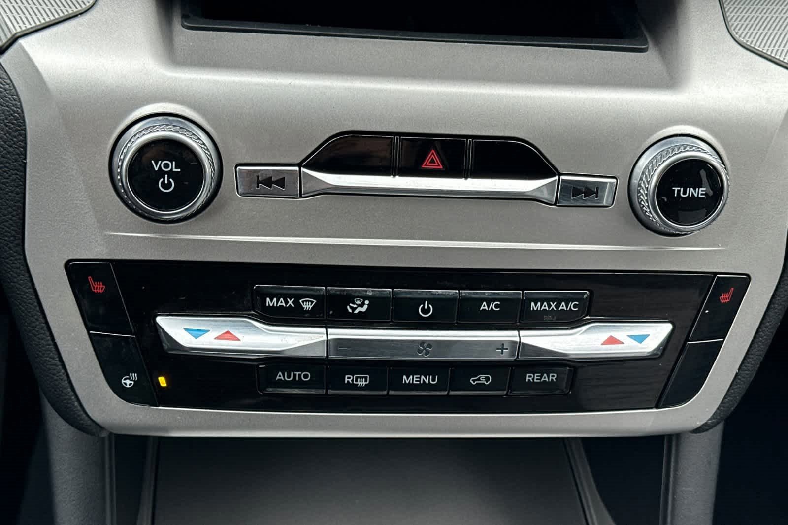 Certified 2022 Ford Explorer XLT w/ Equipment Group 202A image 23