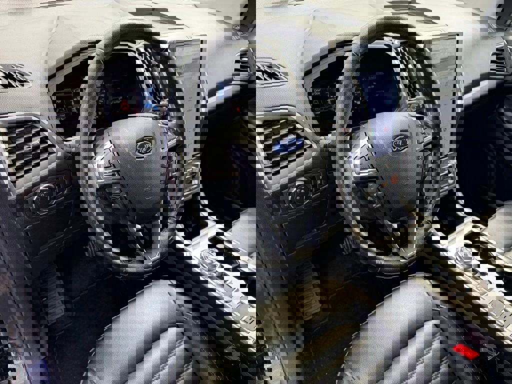 Certified 2023 Ford Edge SEL image 17