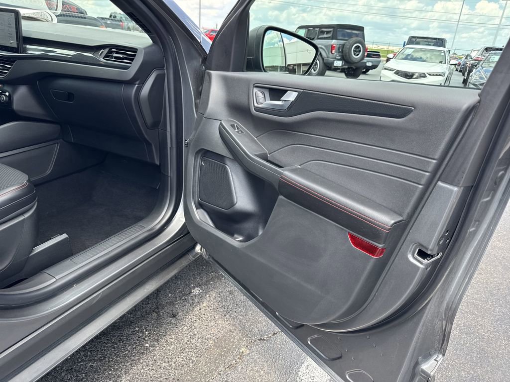 Certified 2023 Ford Escape ST-Line w/ Tech Pack #1 image 17