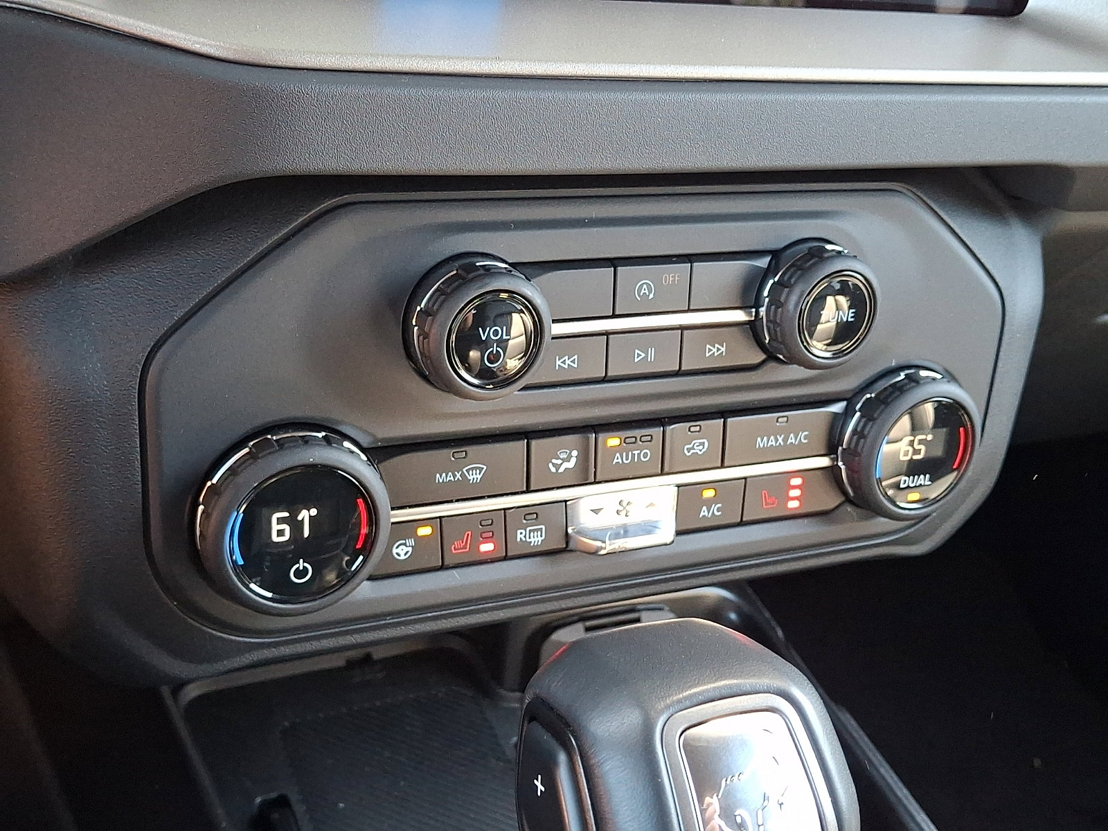 Certified 2025 Ford Bronco Outer Banks AWD/4WD image 17