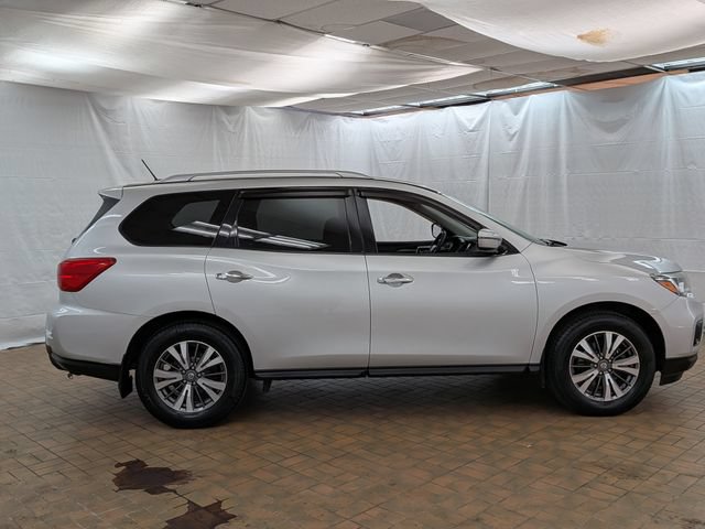Used 2017 Nissan Pathfinder S AWD/4WD image 8