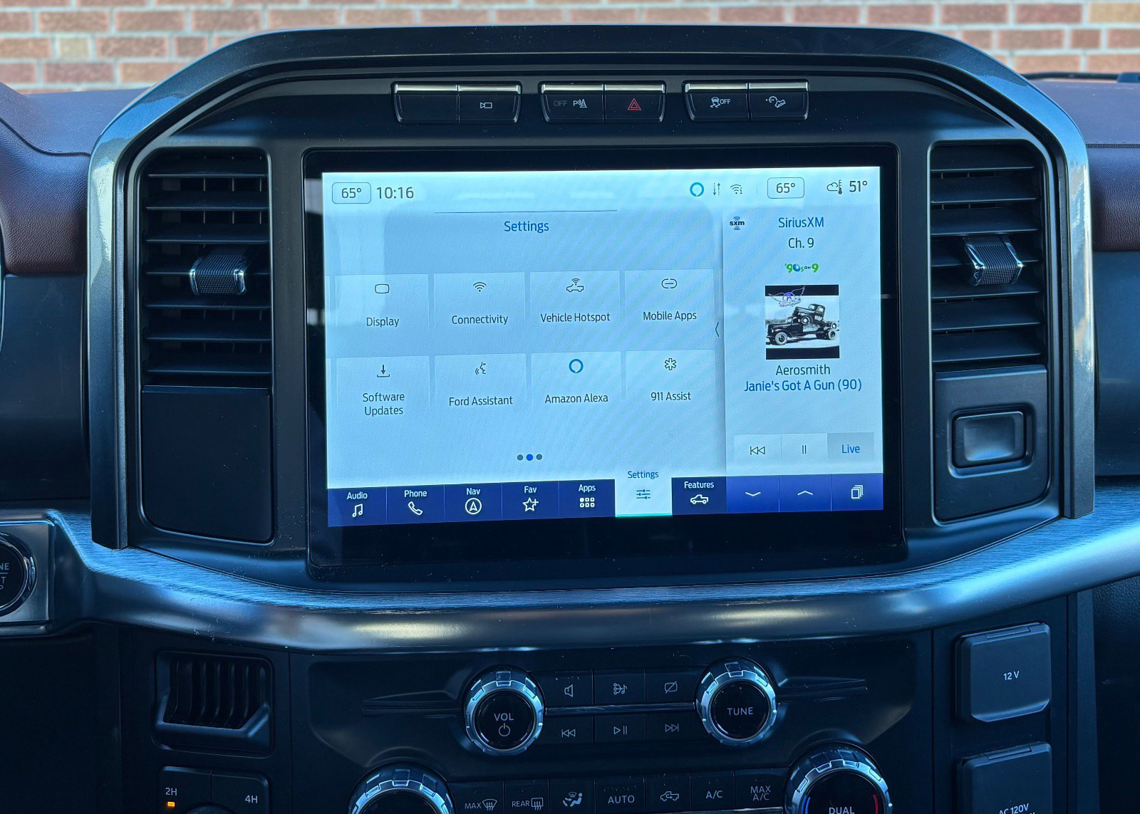 Certified 2022 Ford F150 Lariat w/ Equipment Group 502A High image 47