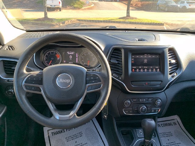 Used 2019 Jeep Cherokee Latitude w/ Trailer Tow Group FWD image 13
