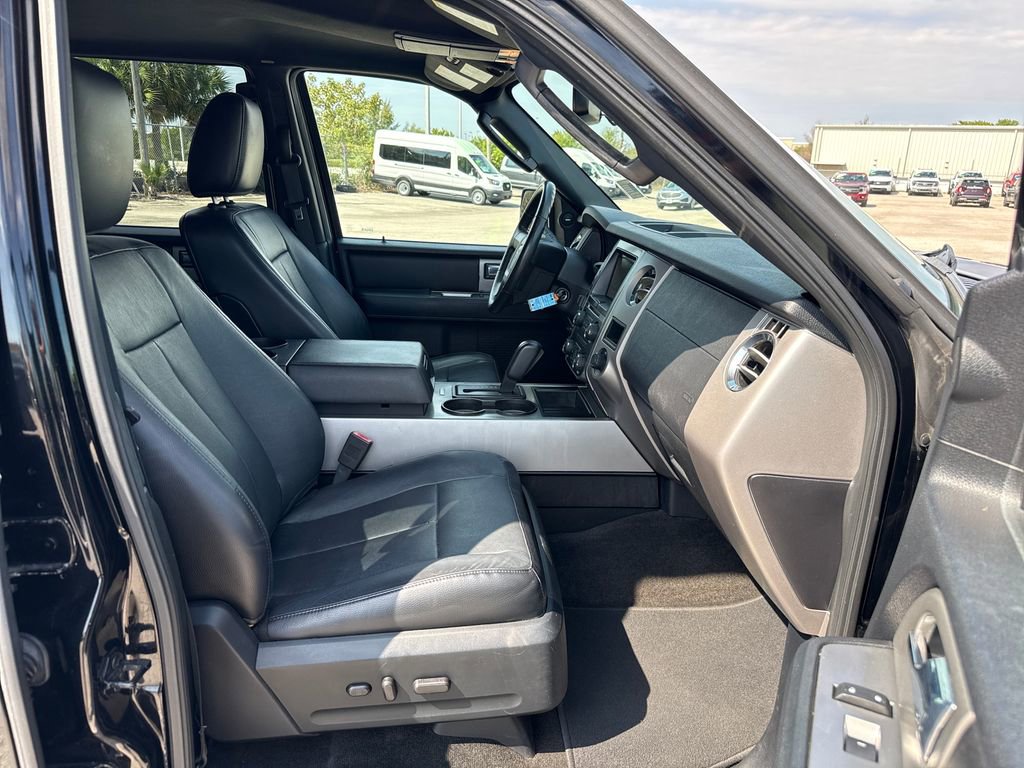 Certified 2017 Ford Expedition XLT w/ Equipment Group 202A image 26