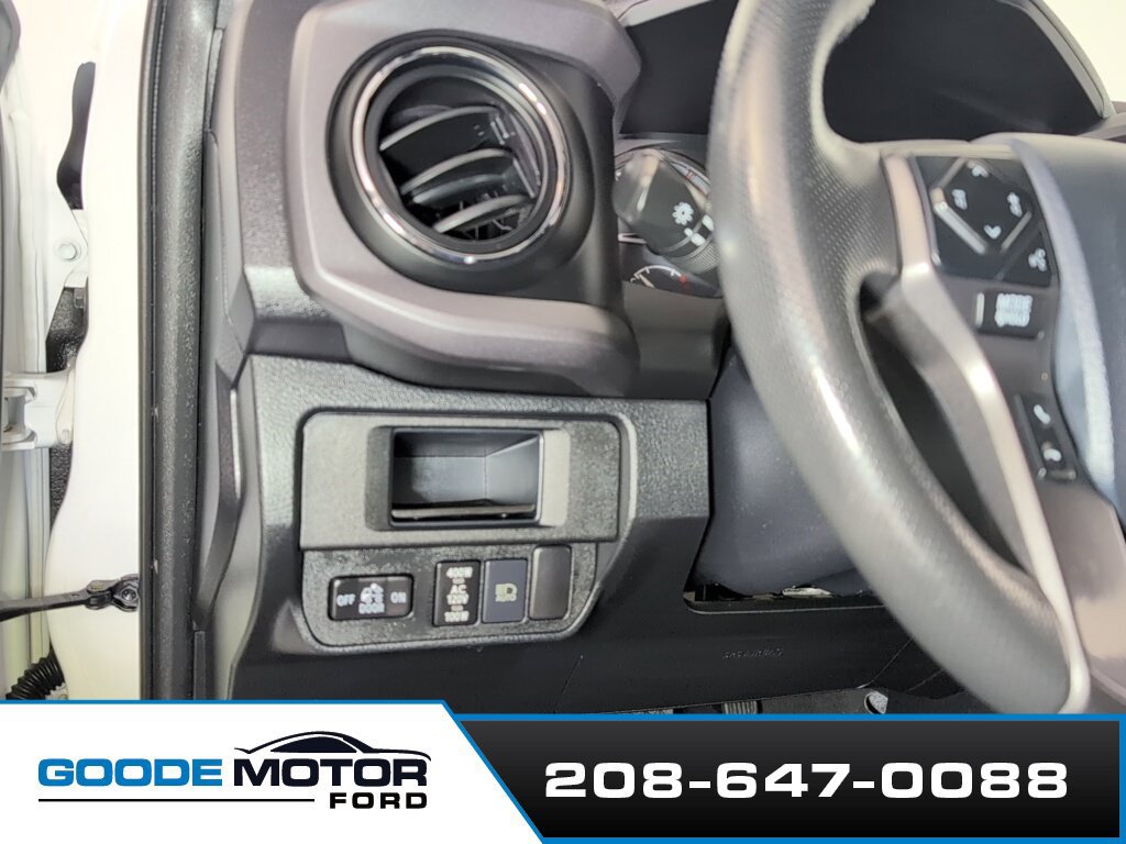 Used 2018 Toyota Tacoma TRD Sport w/ Technology Package AWD/4WD image 14