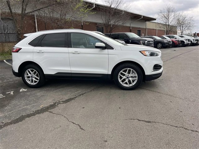 Certified 2022 Ford Edge SEL w/ Convenience Package image 2