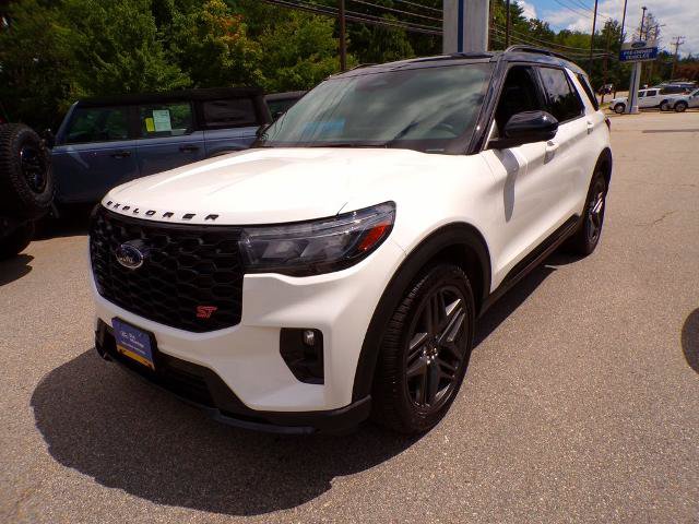 Certified 2025 Ford Explorer ST AWD/4WD image 3