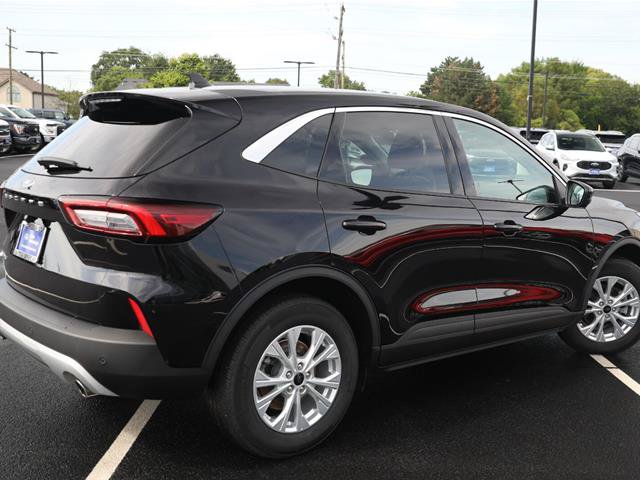 Certified 2024 Ford Escape Active w/ Tech Pack #2 FWD image 2