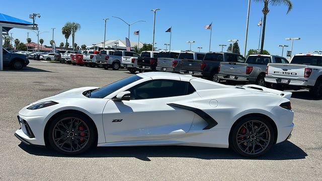 Used 2023 Chevrolet Corvette Stingray Premium Conv w/ Z51 Performance Package RWD image 7