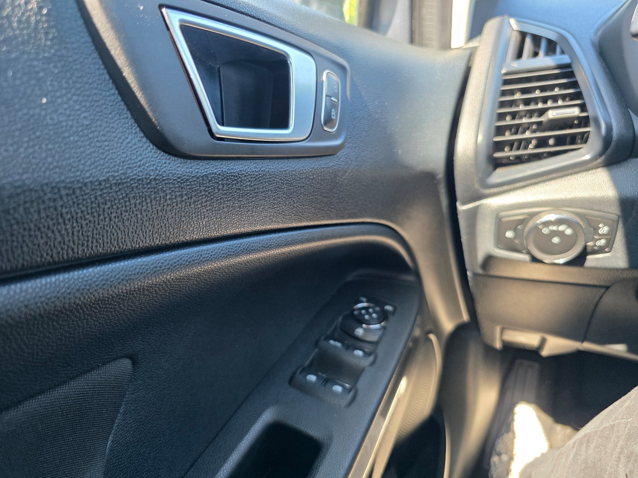 Certified 2018 Ford EcoSport SE AWD/4WD image 18