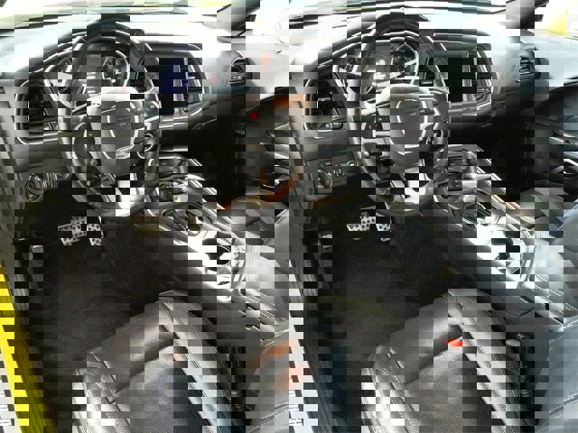 Used 2017 Dodge Challenger SXT Plus image 4