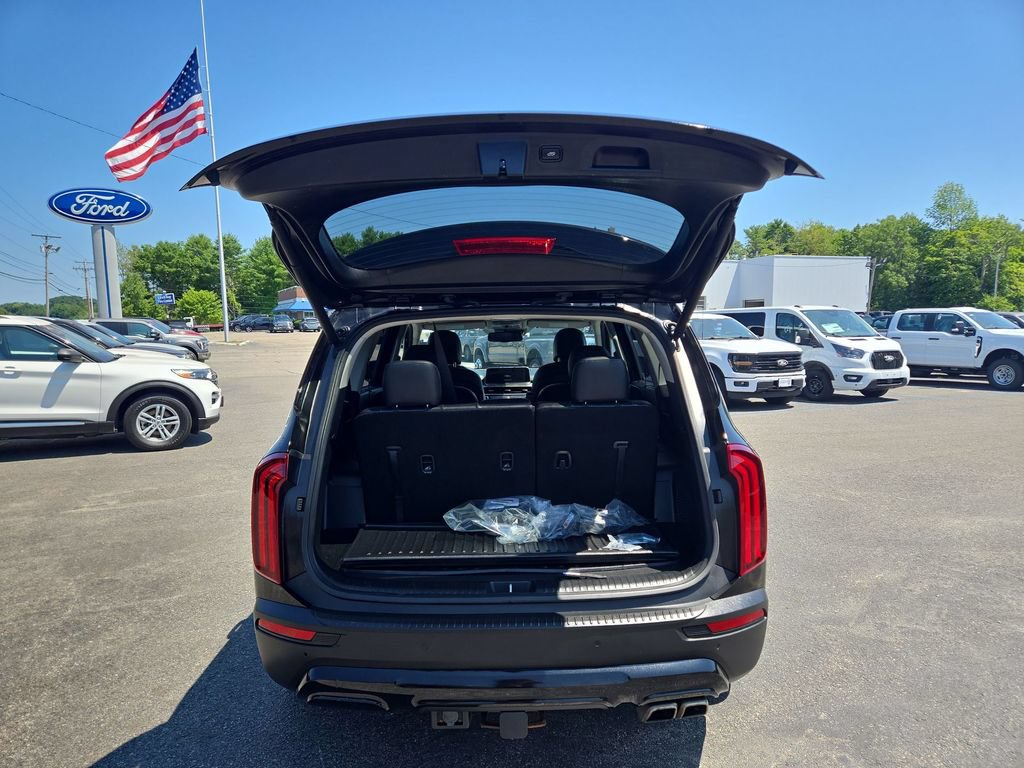 Used 2022 Kia Telluride EX w/ EX Premium Package AWD/4WD image 3