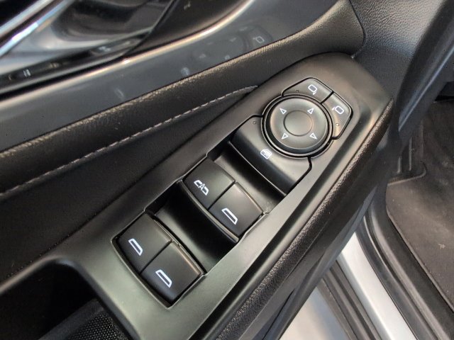Used 2023 Chevrolet Traverse LT AWD/4WD image 15