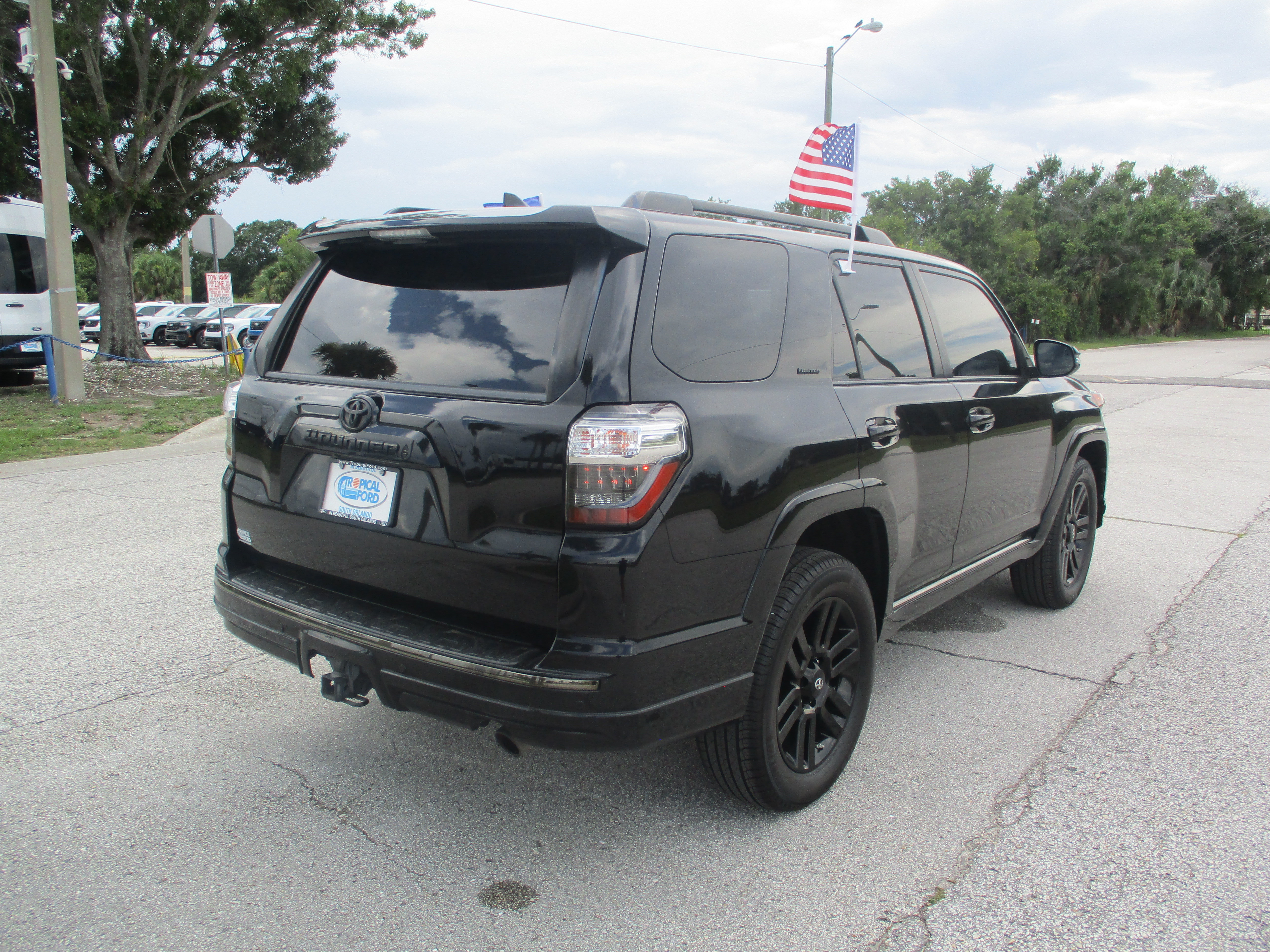 Used 2019 Toyota 4Runner Limited AWD/4WD image 7