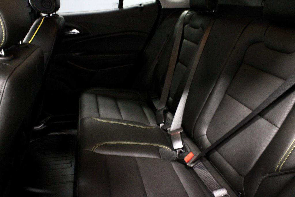 Used 2025 Chevrolet Trax ACTIV w/ Sunroof Package FWD image 21