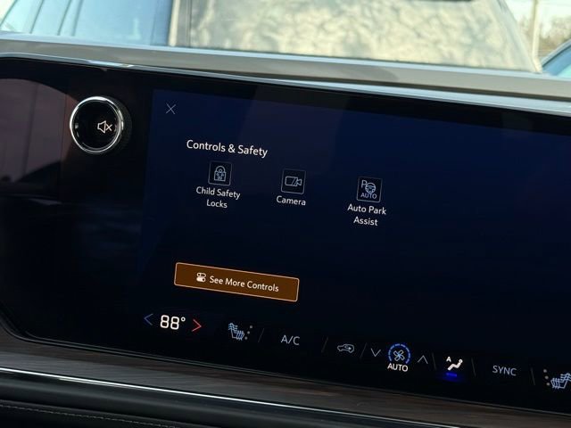 Used 2025 Chevrolet Tahoe LT image 29