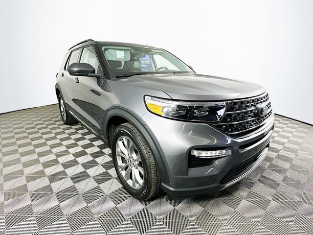 Certified 2023 Ford Explorer XLT w/ Equipment Group 202A image 9