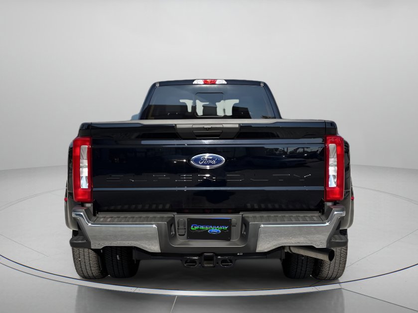 Certified 2025 Ford F350 XLT w/ FX4 Off-Road Package image 3